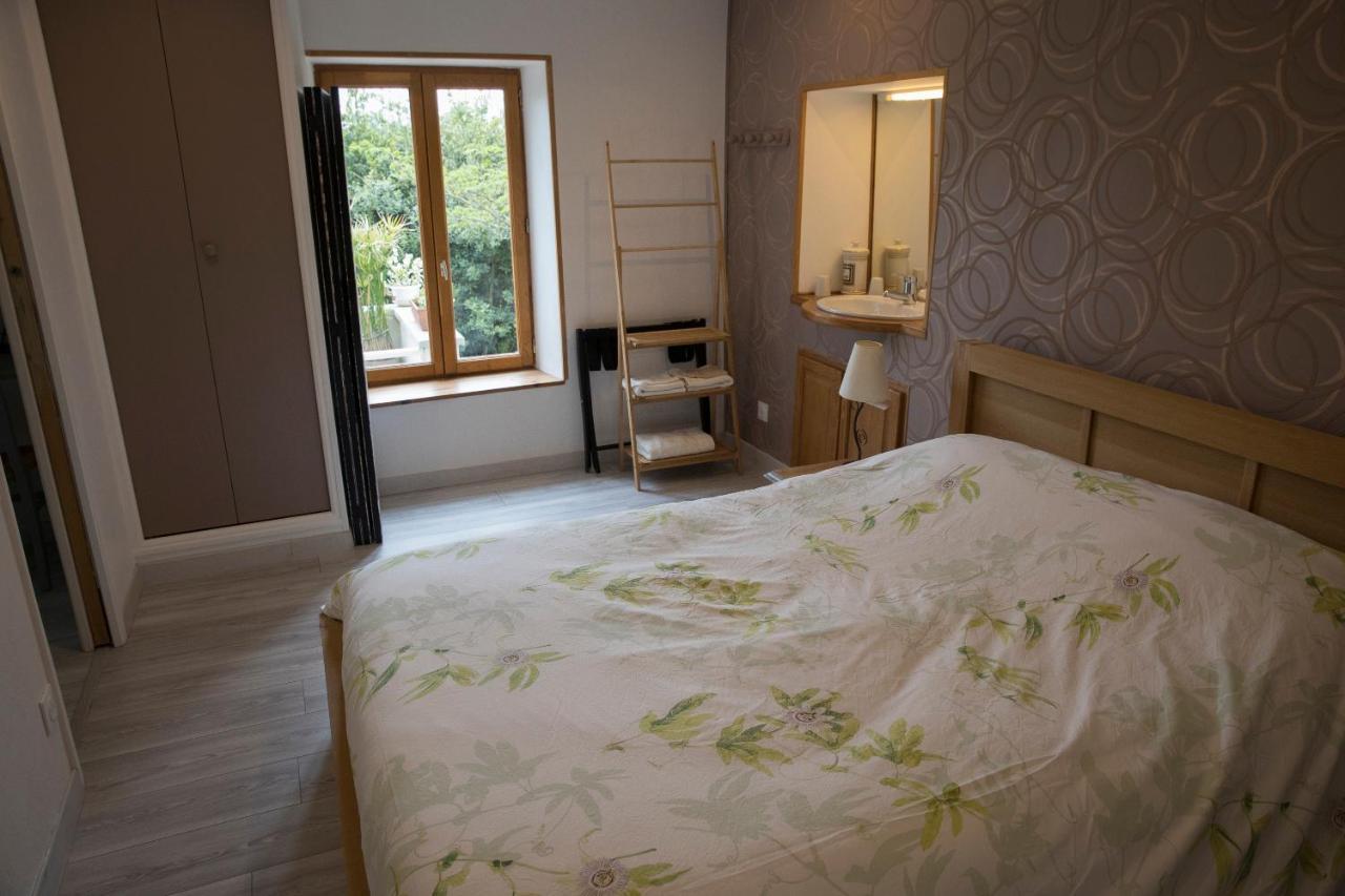Agreable Logement Independant Avec Veranda Vienne  Luaran gambar