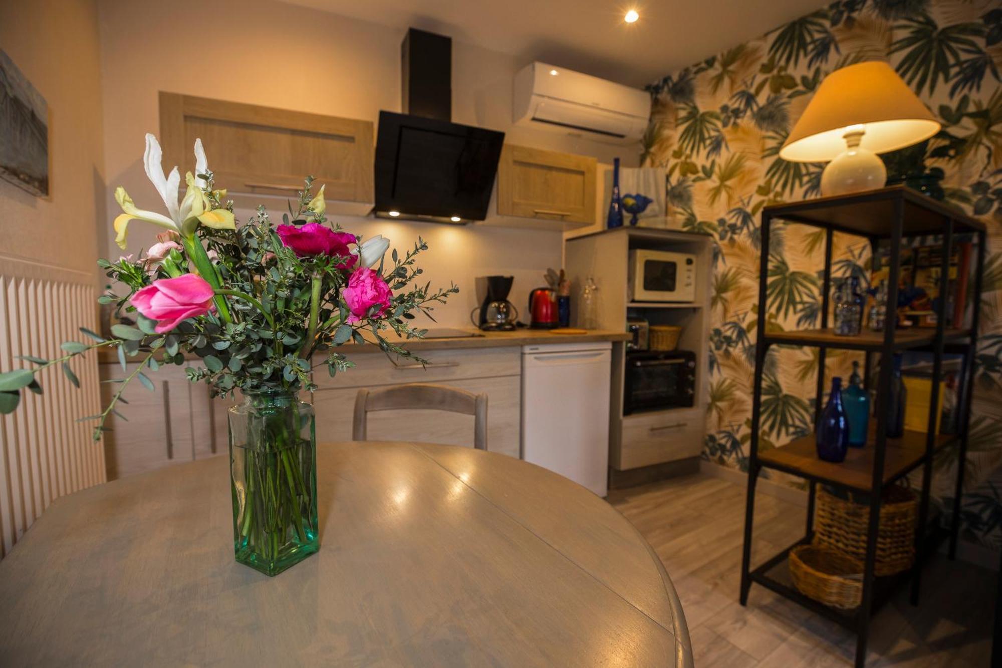 Agreable Logement Independant Avec Veranda Vienne  Luaran gambar