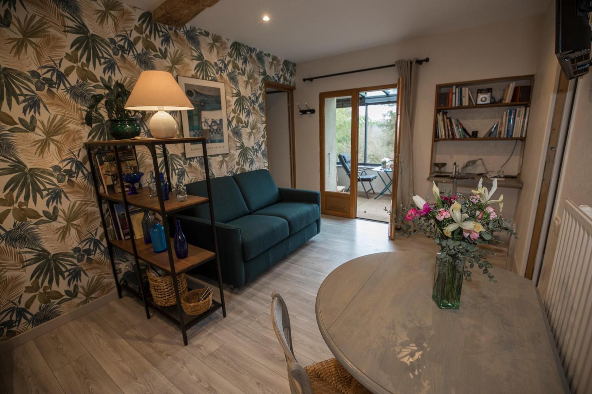 Agreable Logement Independant Avec Veranda Vienne  Luaran gambar