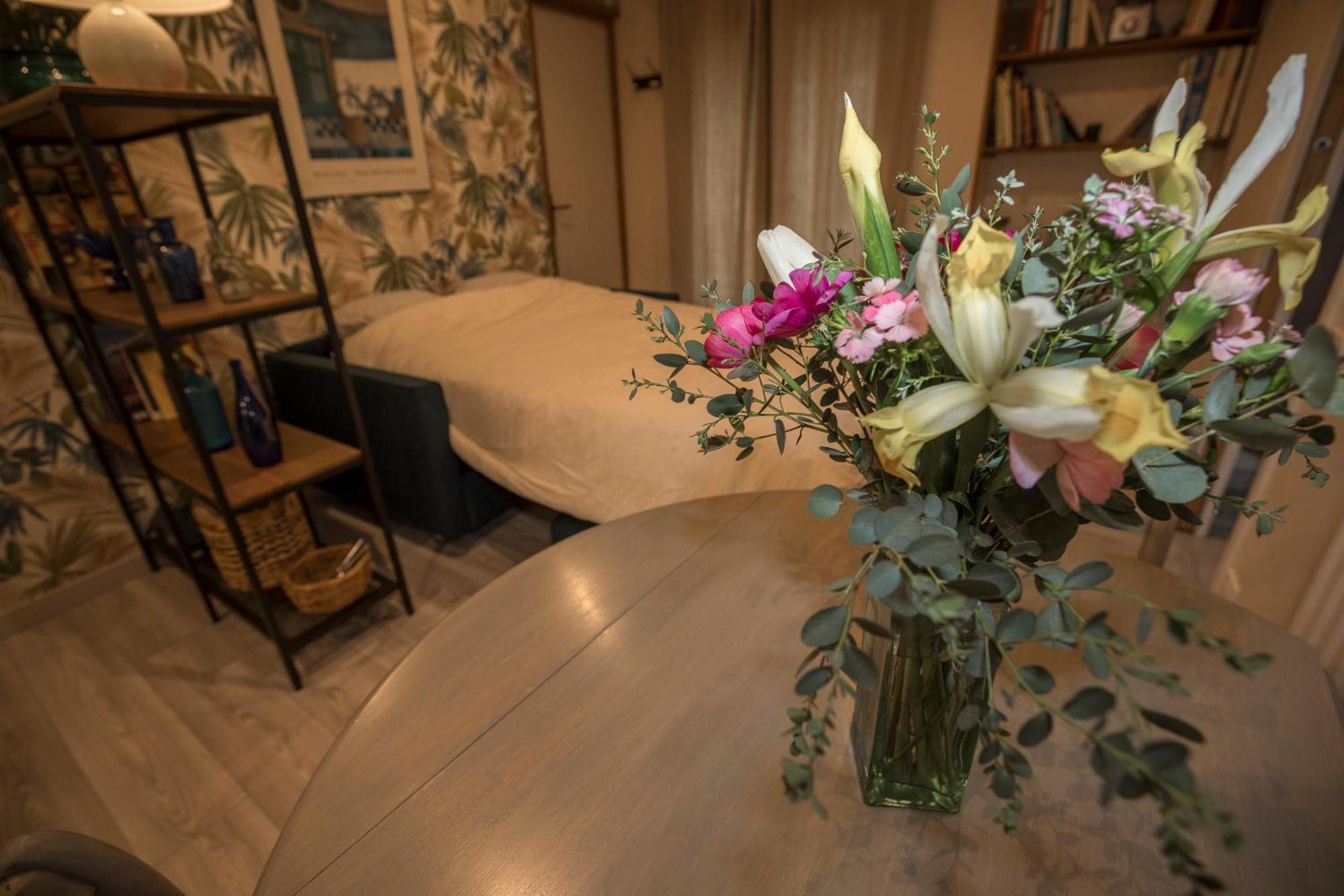 Agreable Logement Independant Avec Veranda Vienne  Luaran gambar